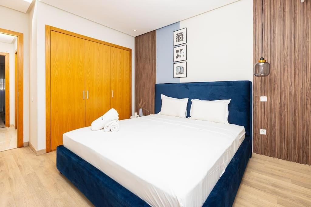 Modern 2Br Retreat In Marina Sale Luxury Living Apartment Hajja Bagian luar foto
