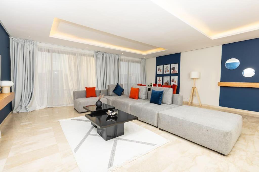 Modern 2Br Retreat In Marina Sale Luxury Living Apartment Hajja Bagian luar foto