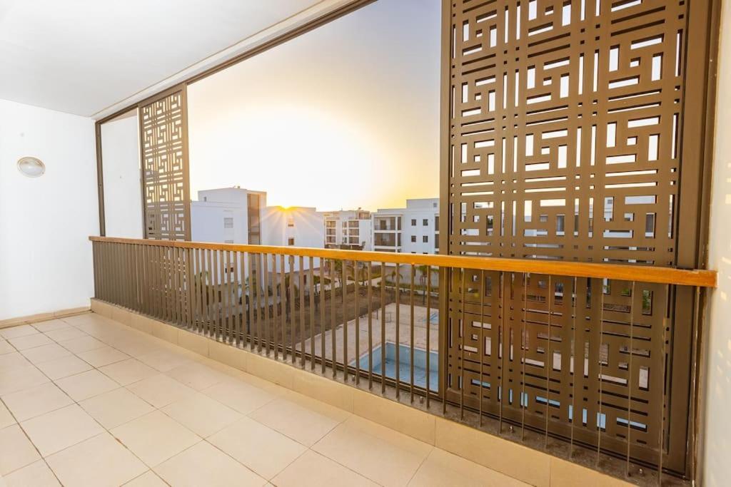 Modern 2Br Retreat In Marina Sale Luxury Living Apartment Hajja Bagian luar foto